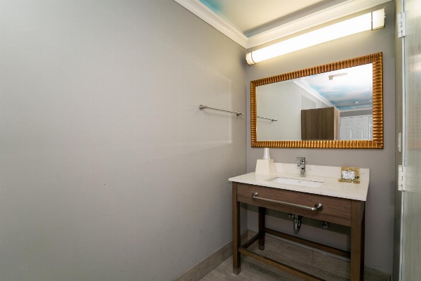 Hollywood Palms Inns & Suites image 4